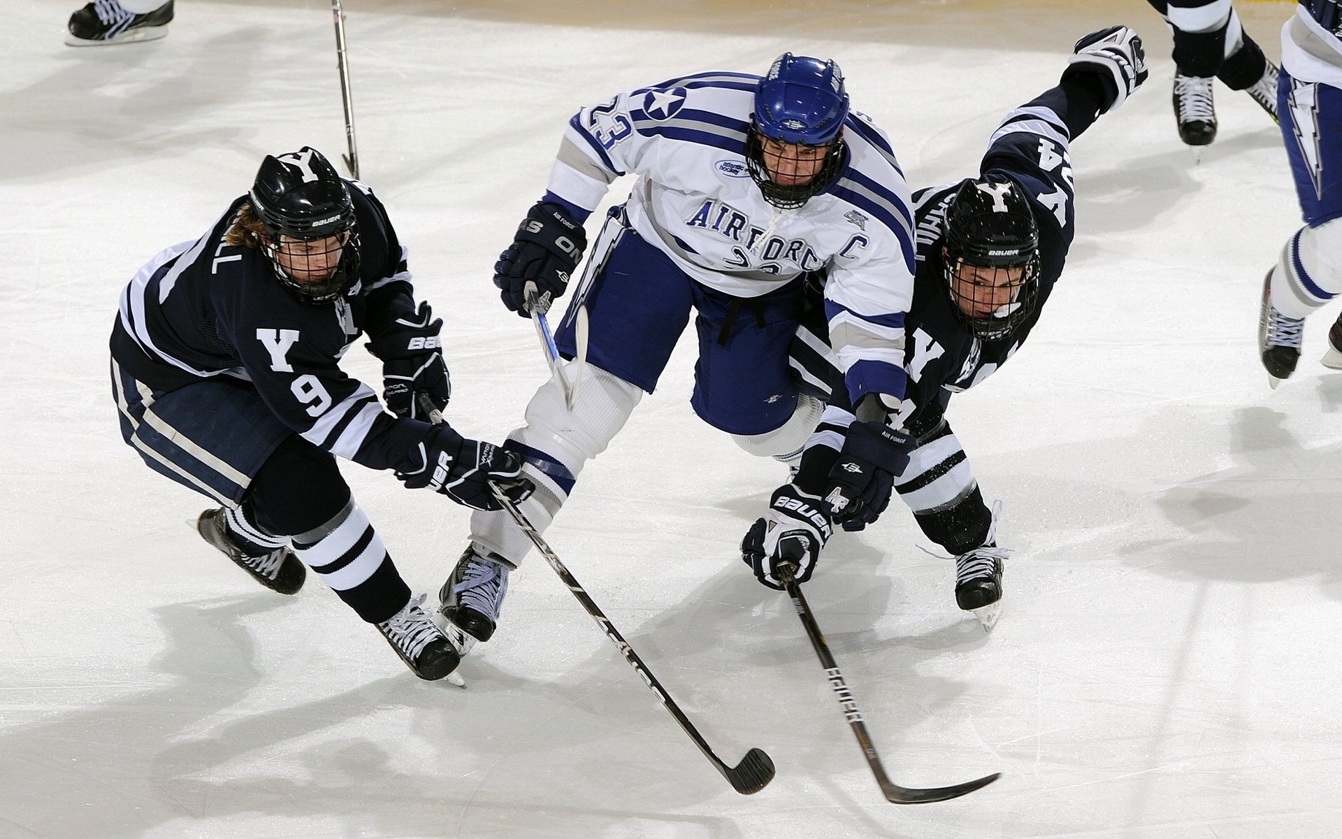 国际雪地摩托挑战赛，冰雪中极速驰骋的勇士，雪地摩托历史
